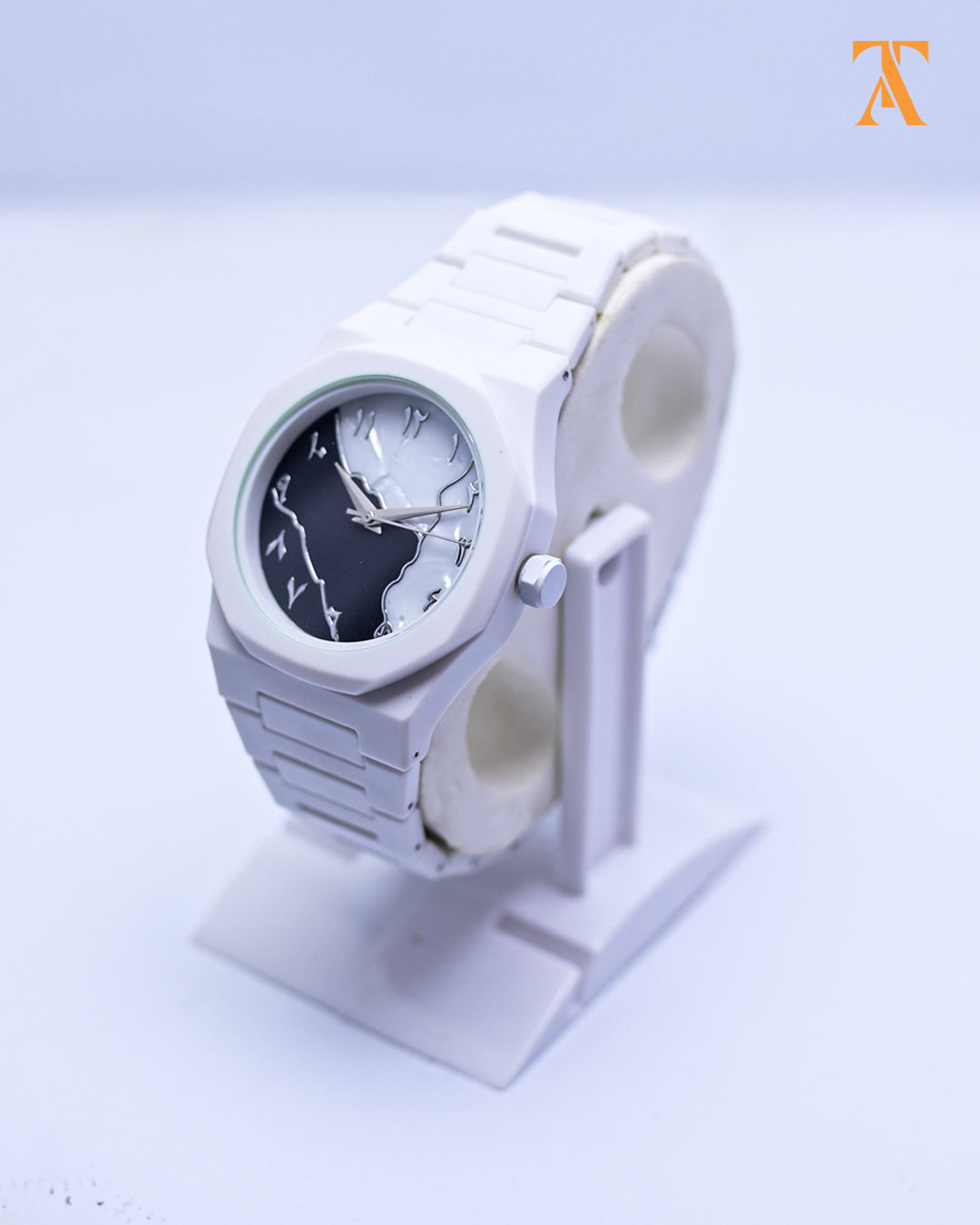 White Aura Watch – The Essence of Pure Elegance