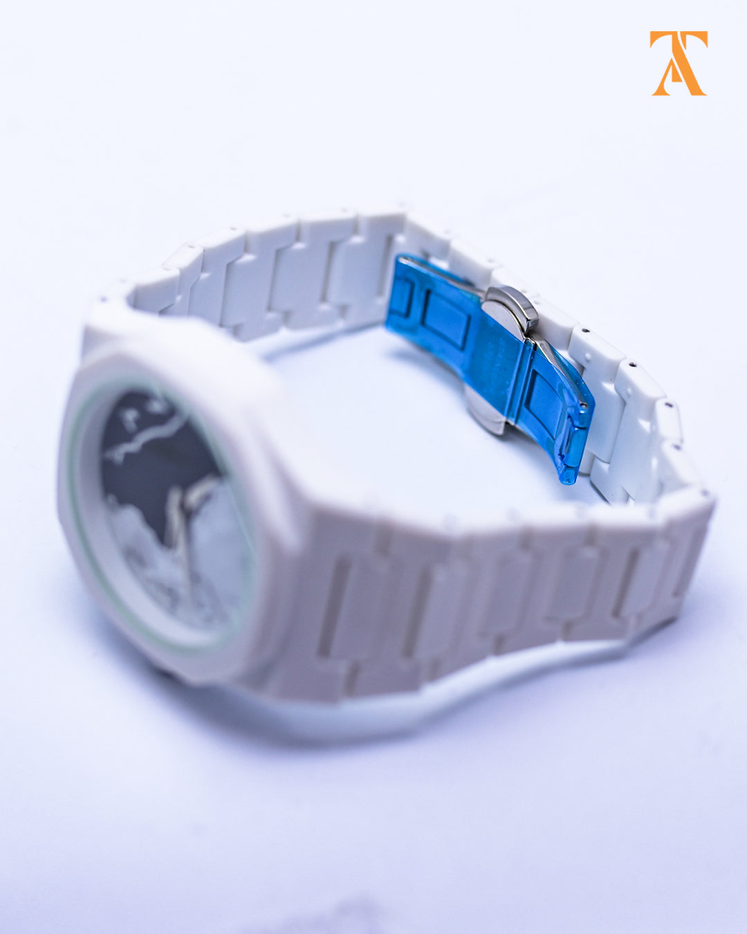 White Aura Watch – The Essence of Pure Elegance